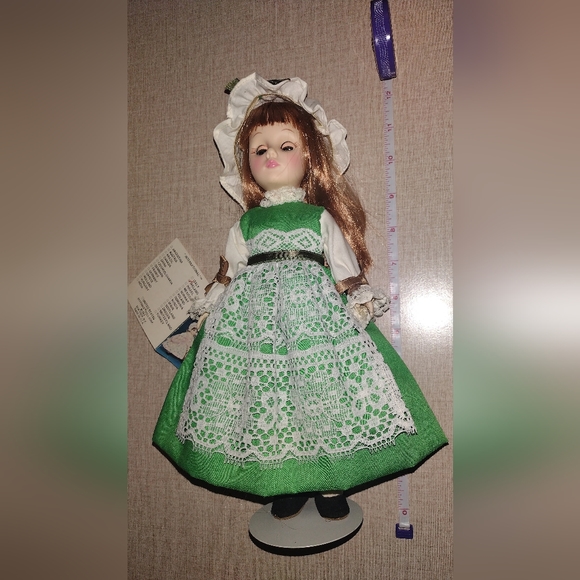 🆕️Vintage 1980s Miss IRELAND Doll #1105 ~The Wonderful World of Effanbee Dolls - Picture 6 of 7